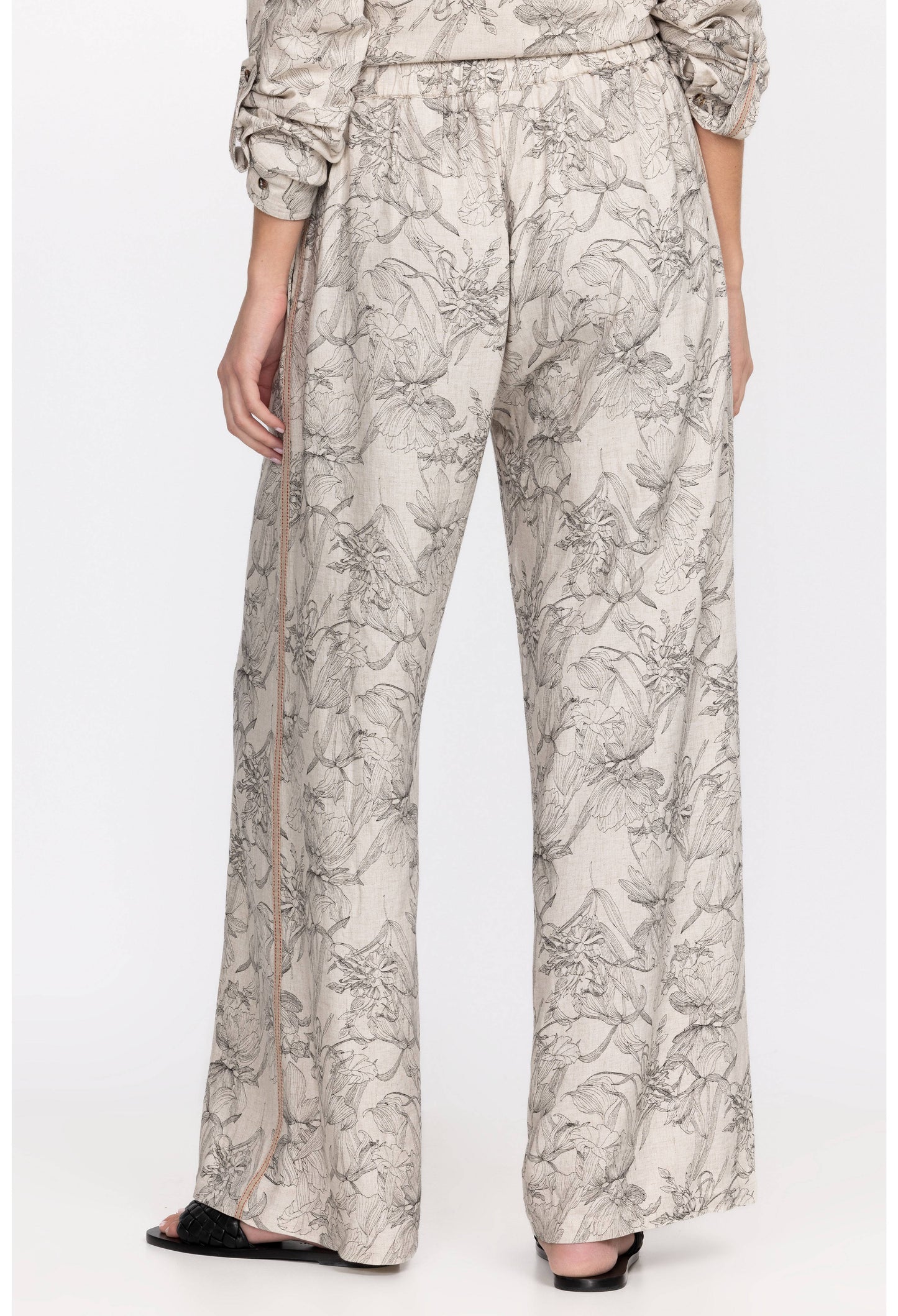 Etched Floral Wide Leg Pant/ Johnny was