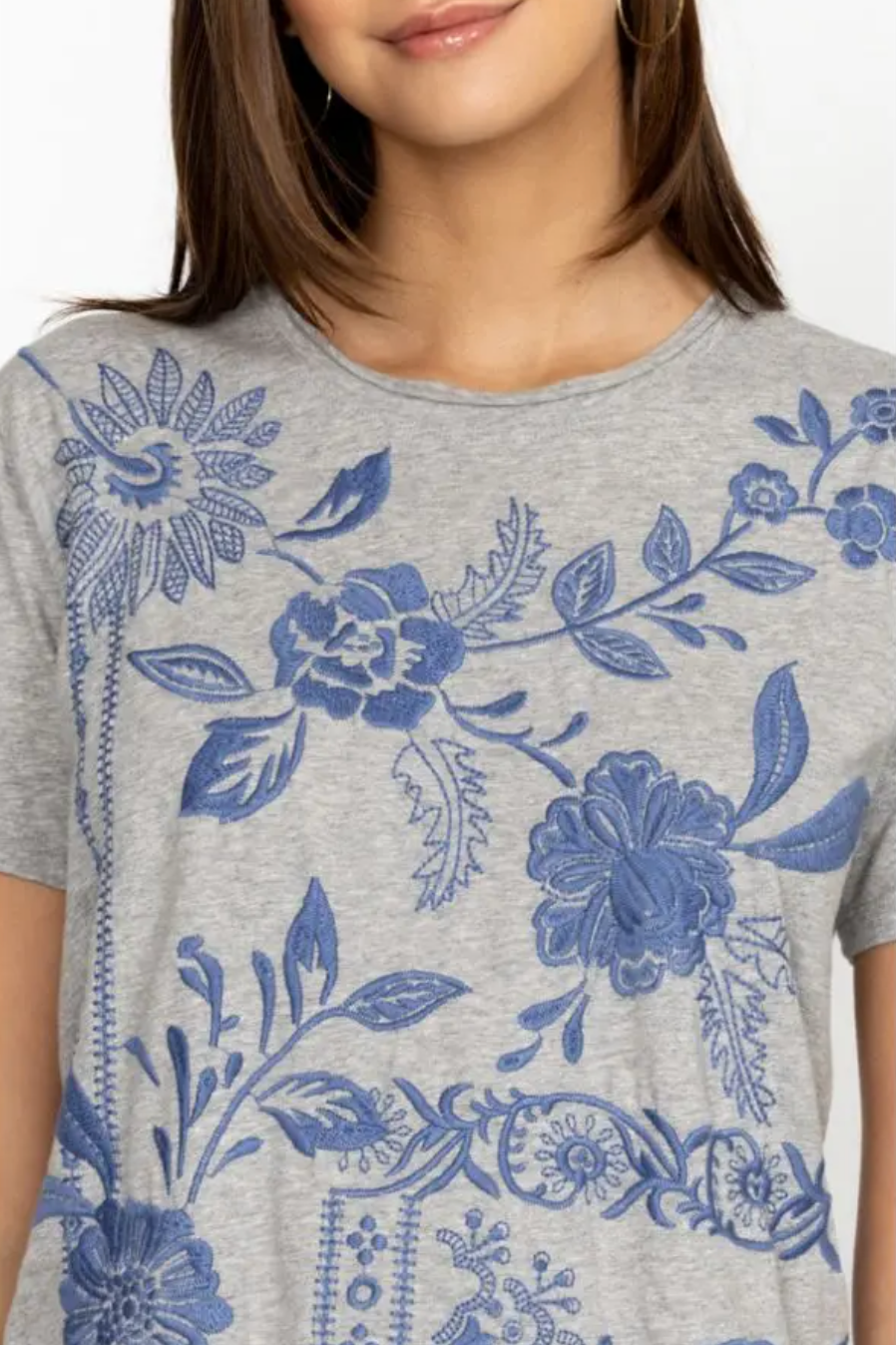 LYRA RELAXED CREW NECK TEE/  JOHNNY WAS